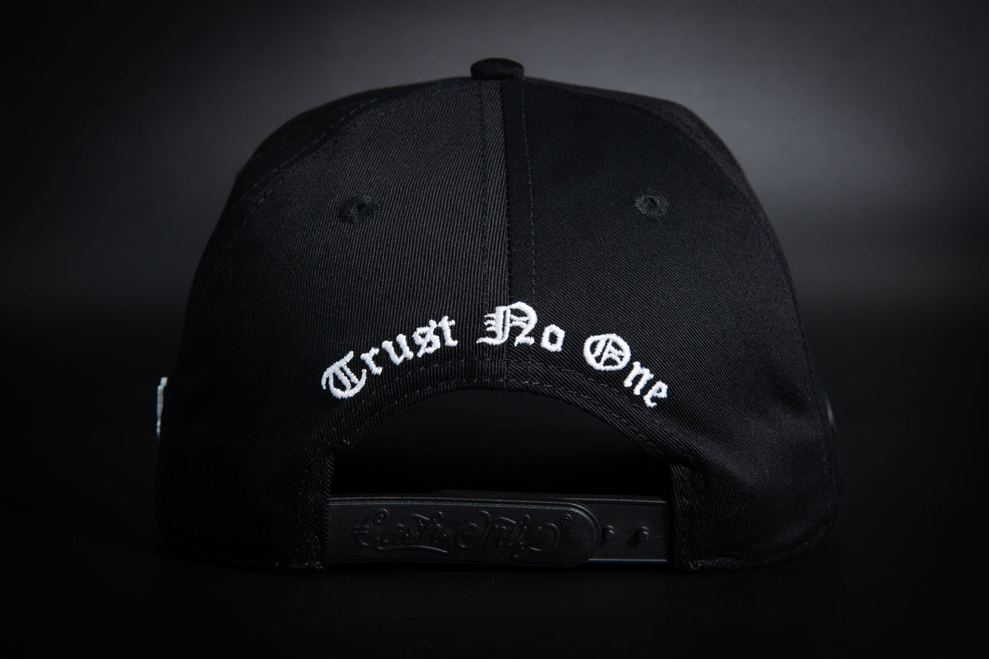 New Pray For Money Curva